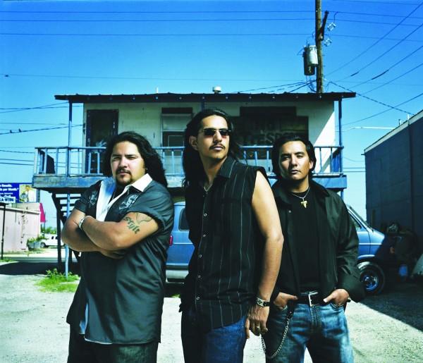Los Lonely Boys Review: Lack of Stage Preformance leads to Subpar Show