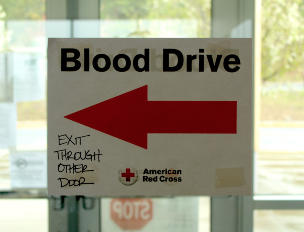 Sign posted on the entrance to Coats Campus Center for the blood drive on April 21-22.  Emma Evenhus/The Broadside