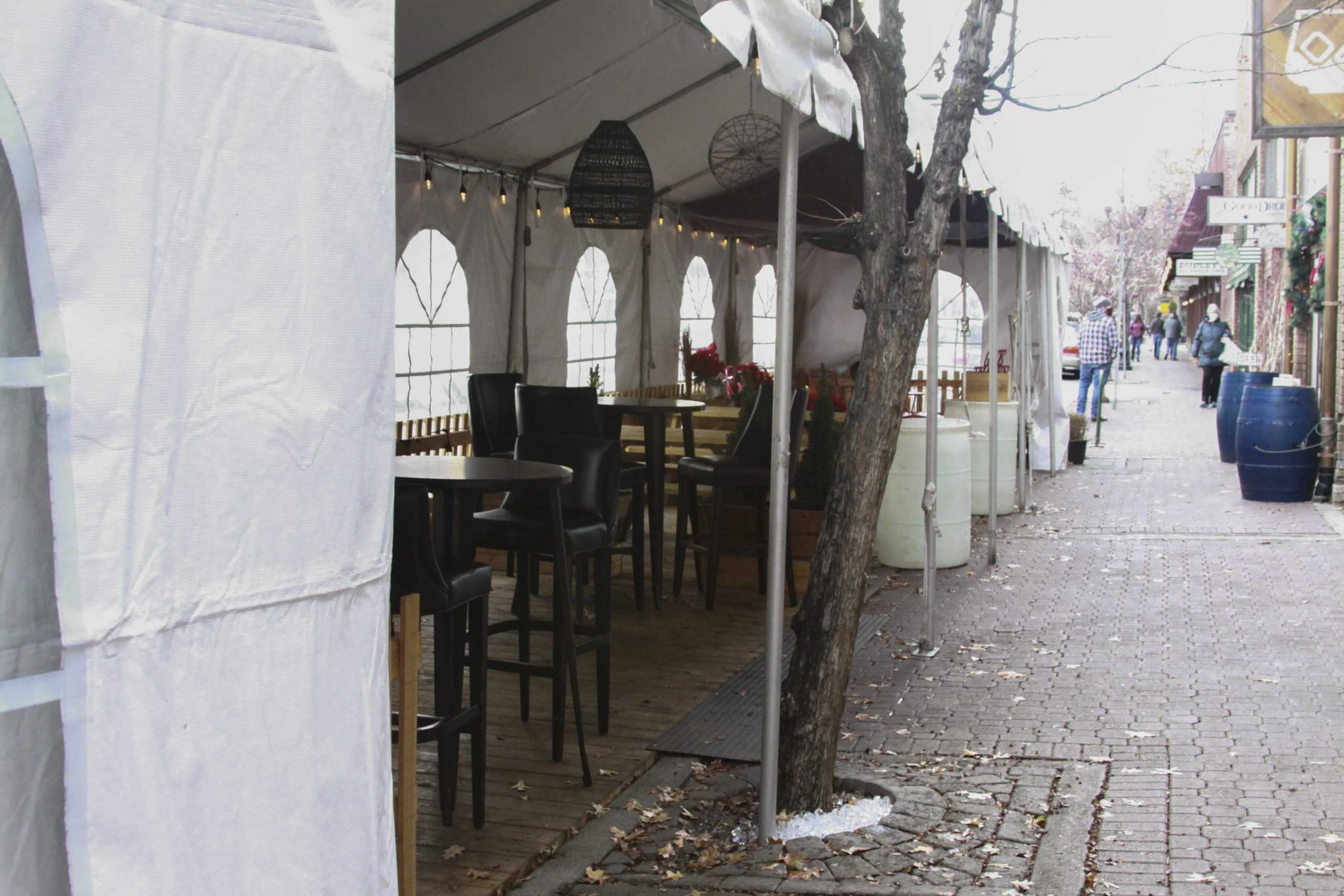 Outdoor dining in a winter wonderland – Photo Gallery