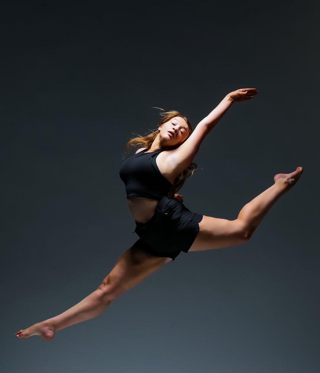 By Ceventpics,
Dancer is Sarah Lightley 
