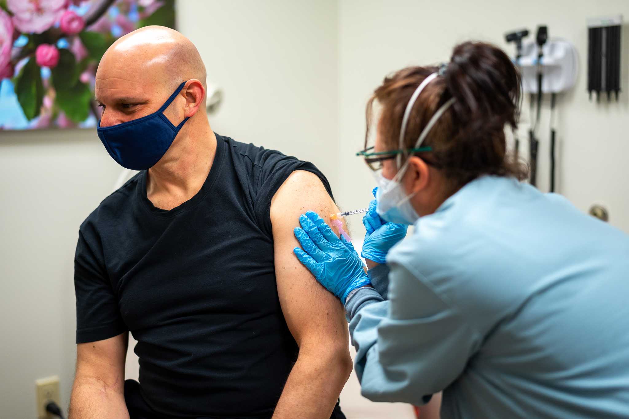 COCC Nursing Students help Deschutes County Health Services deliver COVID-19 Vaccines - Photo Gallery