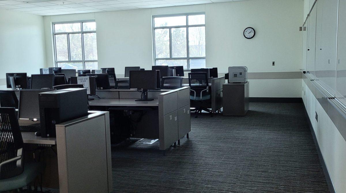 Photo of RTEC building empty classroom / computer lab