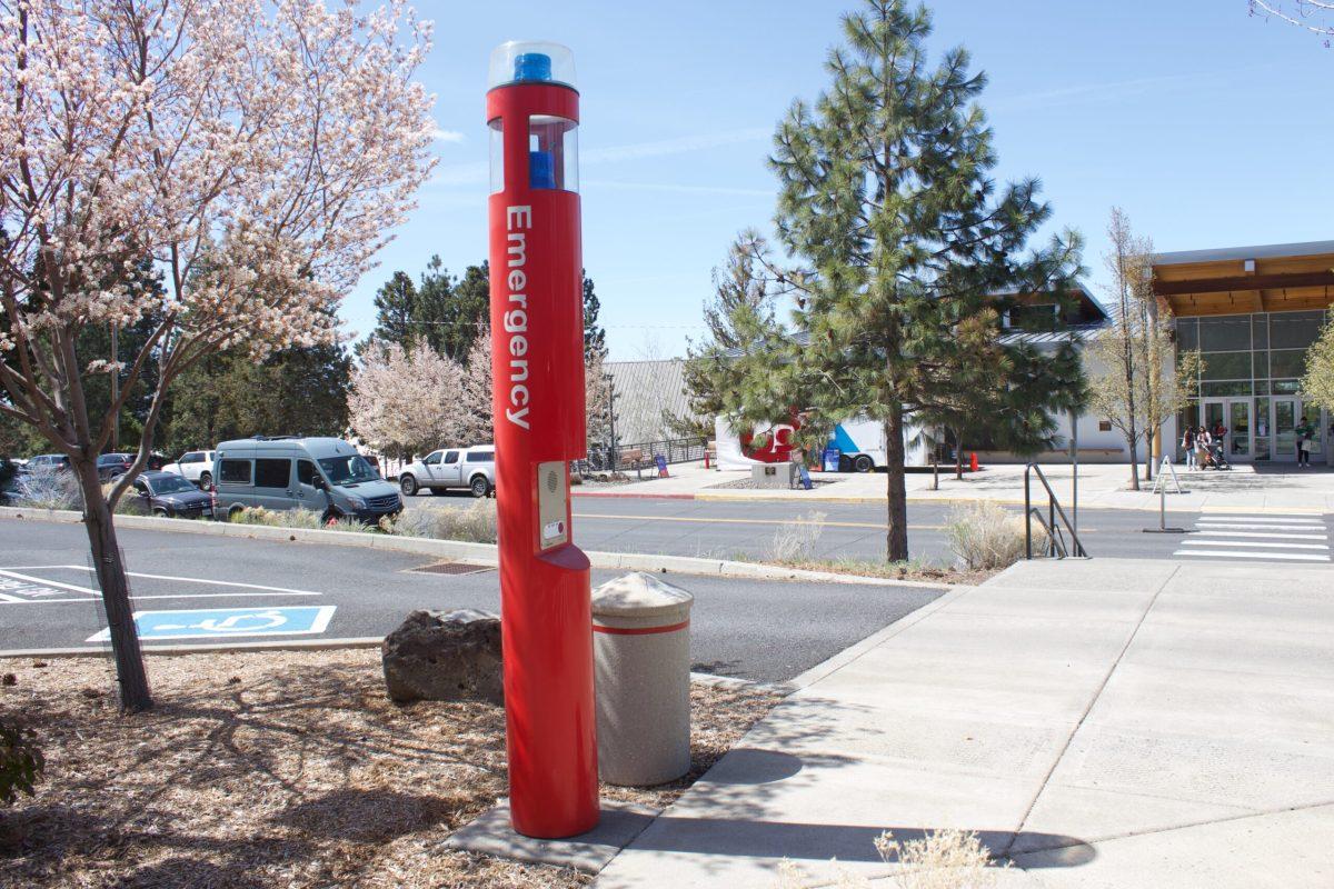 Emergency Tower stands in the E1 parking lot, across from Coats Campus Center (Photo by Tristan Hackbart/The Broadside).
