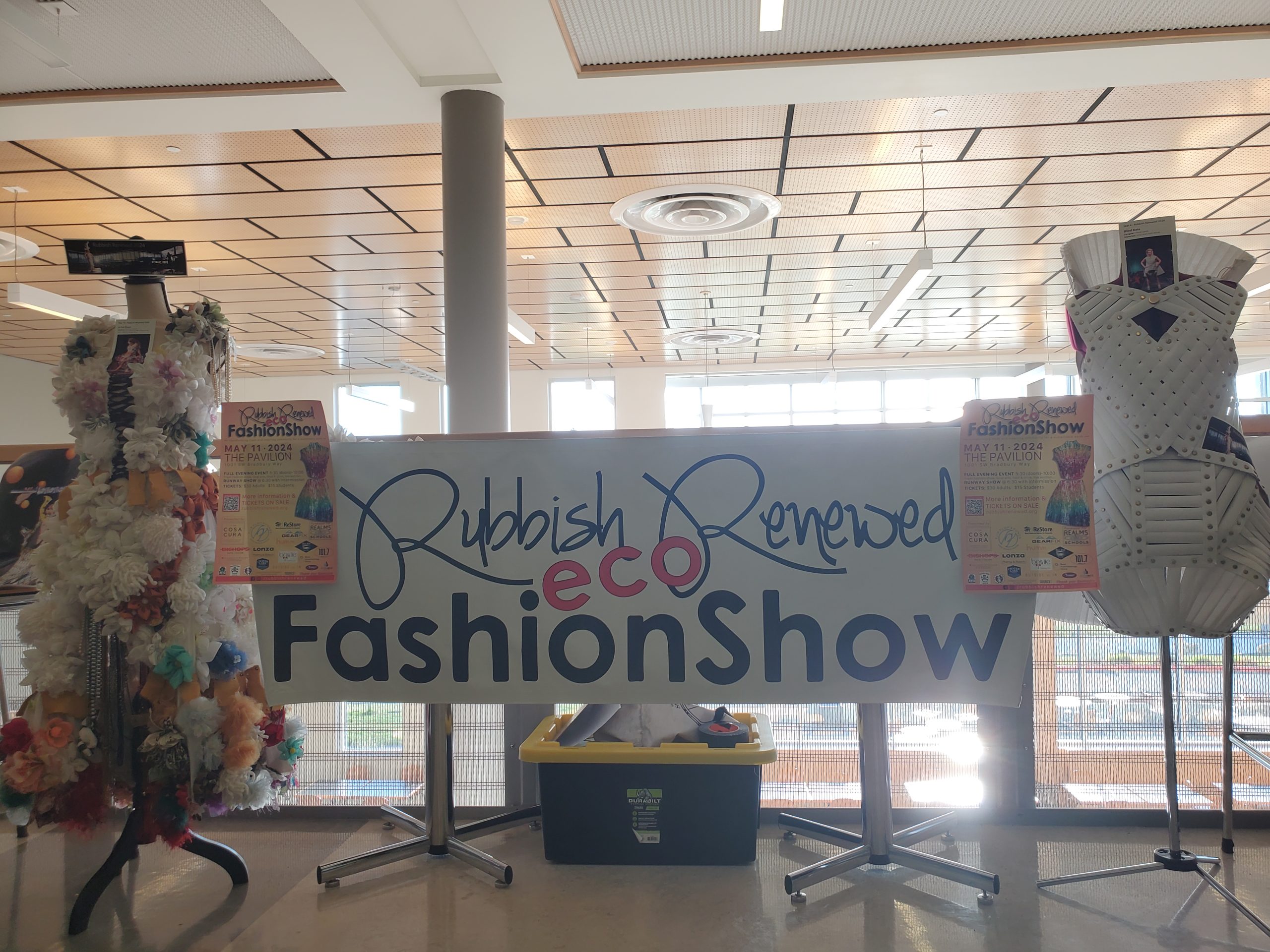 Earth Day Fashion Show at COCC: Photo-gallery