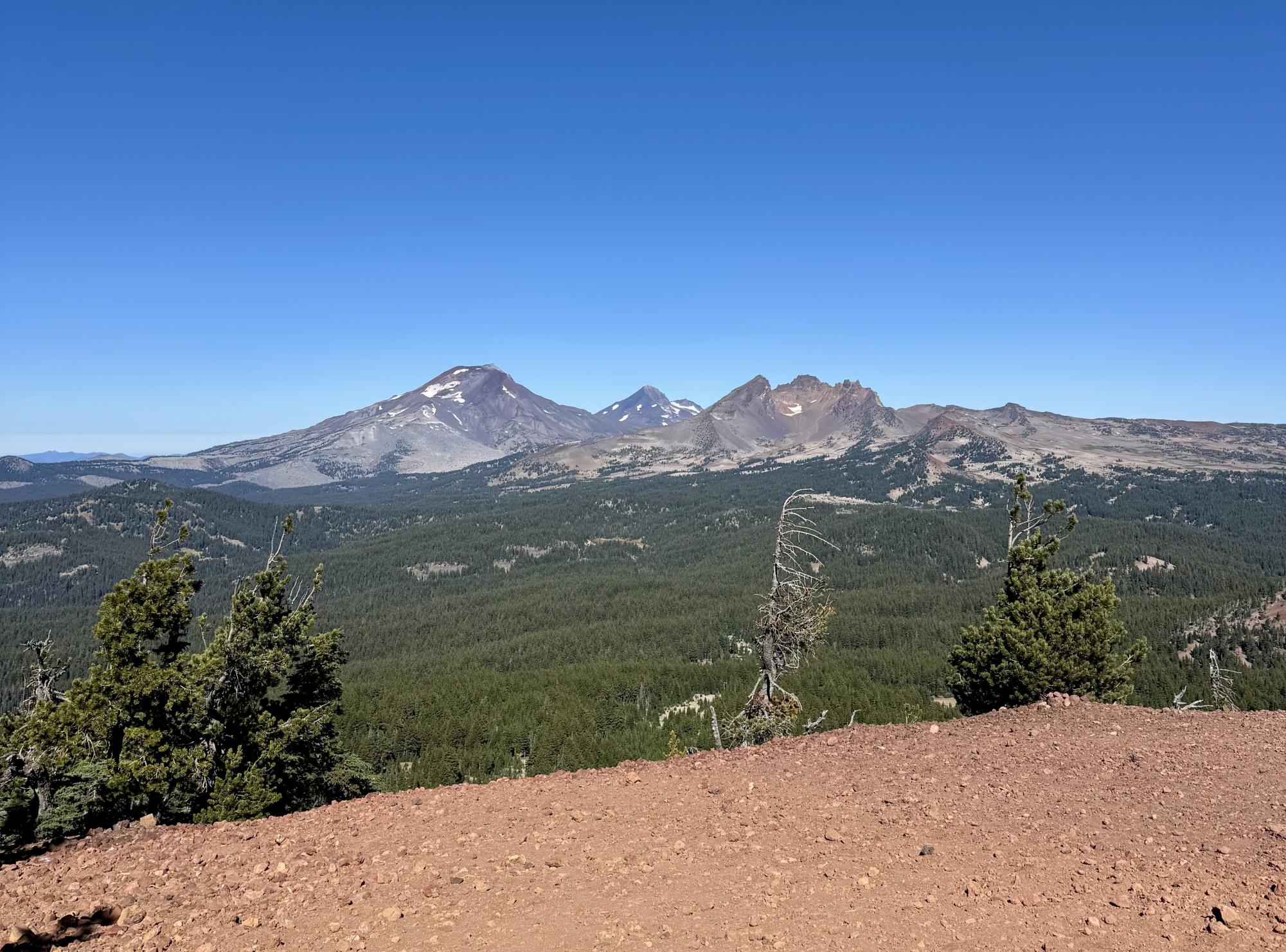 A scenic day hike at Tumalo Mountain